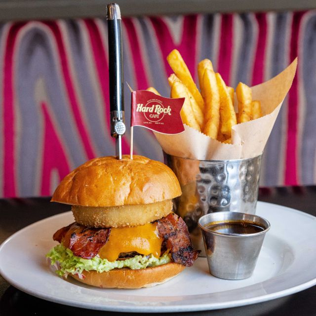London: Hard Rock Cafe with Set Menu for Lunch or Dinner - Priority Seating and Service: What You Can Expect in the Room