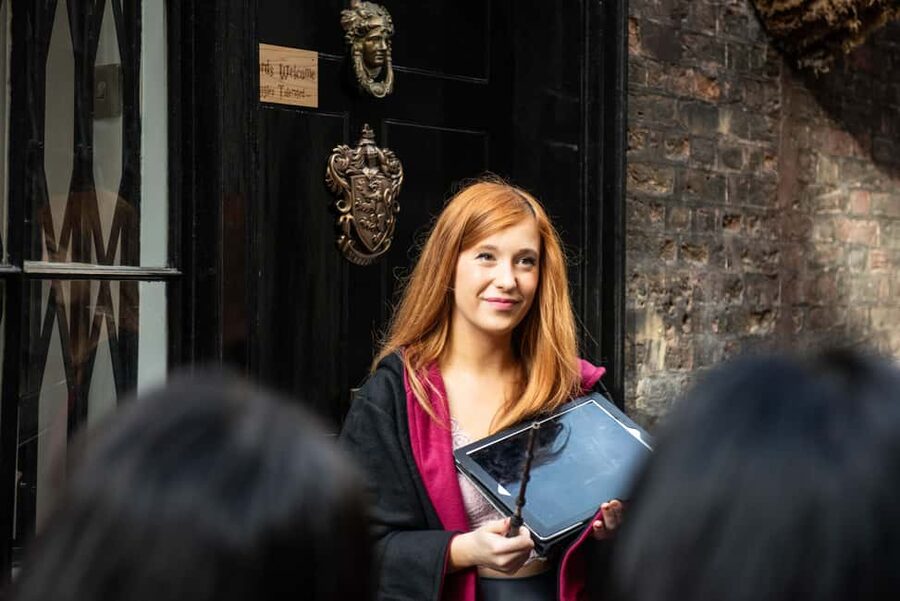 London: Harry Potter Filming Locations Guided Walking Tour - King’s Cross and Platform 9¾, the start that feels like a scene