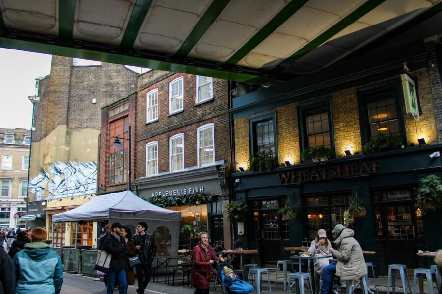 London: Harry Potter Filming Locations Sightseeing Tour - Borough Market: Leaky Cauldron entrance and the Knight Bus moment