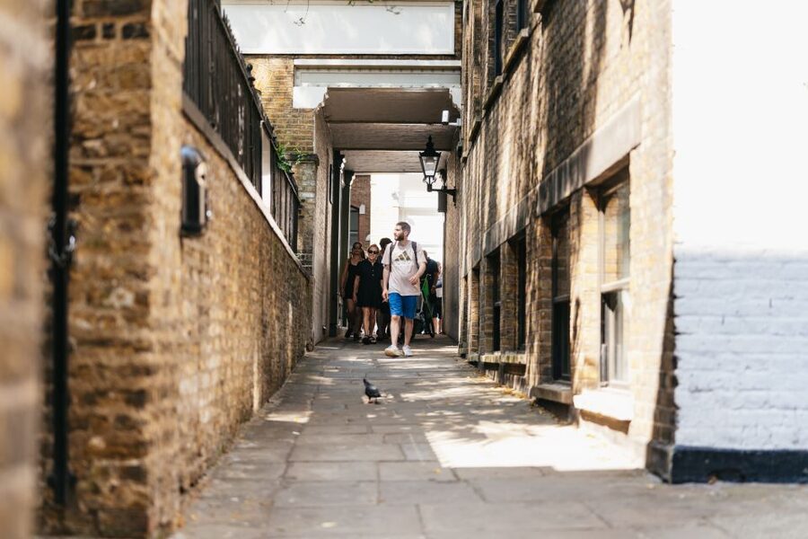 London: Historic Pubs of Central London Walking Tour - Four Historic Pubs, Including Taverns With 1549 Roots