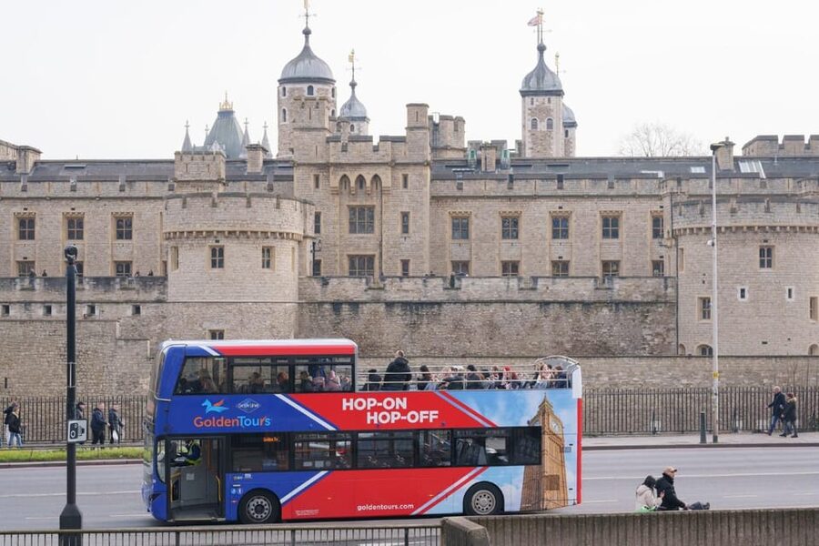 London: Hop-on Hop-off Bus Tour and Madame Tussauds Ticket - Live and Audio Guidance: How to Get More From the City