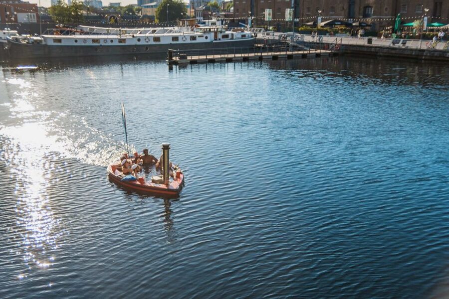 London: Hot Tub Boat Guided Historical Docklands Cruise - Key Highlights You Should Know