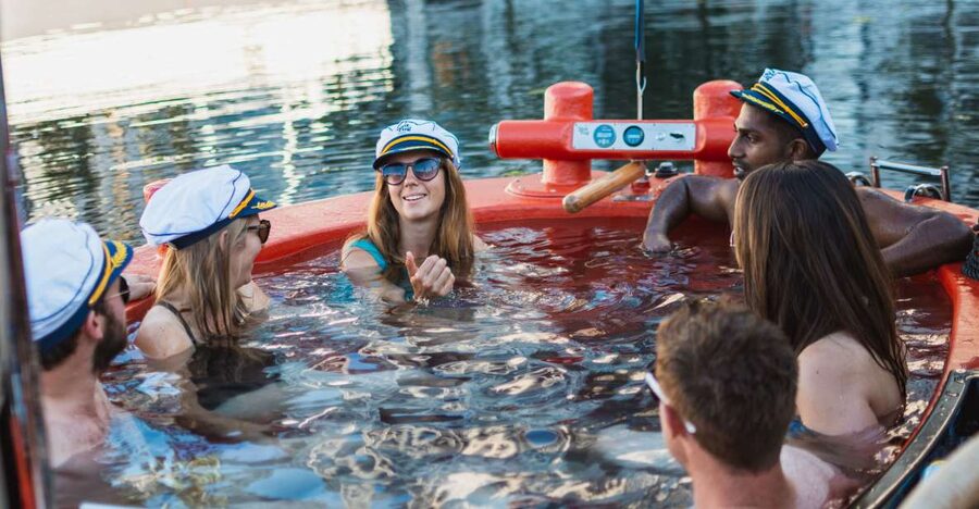 London: Hot Tub Boat Guided Historical Docklands Cruise - The Guide’s Role, and How to Get More Out of the Stories