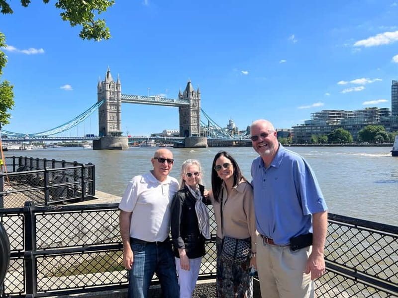 London: Iconic London Taxi Tour - Private 3 hour tour - Royal London highlights: Trafalgar Square to Buckingham and St Jamess