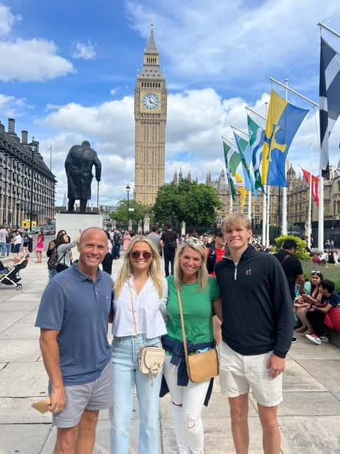 London: Iconic London Taxi Tour - Private 3 hour tour - Royal parks and museums area: Harrods, Royal Albert Hall, and Kensington Palace
