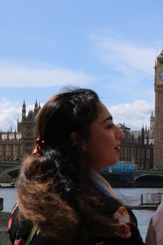 London: Insta Worthy Photoshoot Tour (customisable) - How a 1-hour private shoot keeps your London photos from going sideways