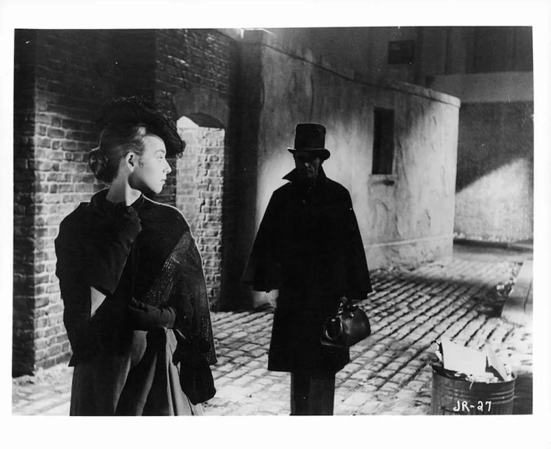 London: Jack the Ripper Small Group Tour - Getting to Aldgate East without stress (Fashion Warehouse tip)