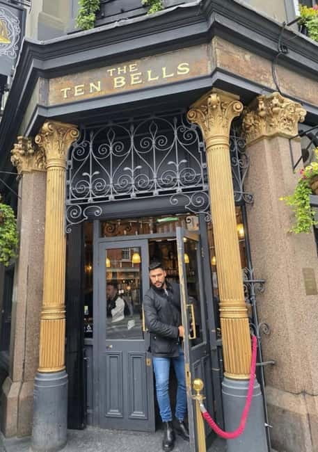 London: Jack the Ripper Tour with Historic Pub Stops - Guides, storytelling style, and how they keep it from getting too grim