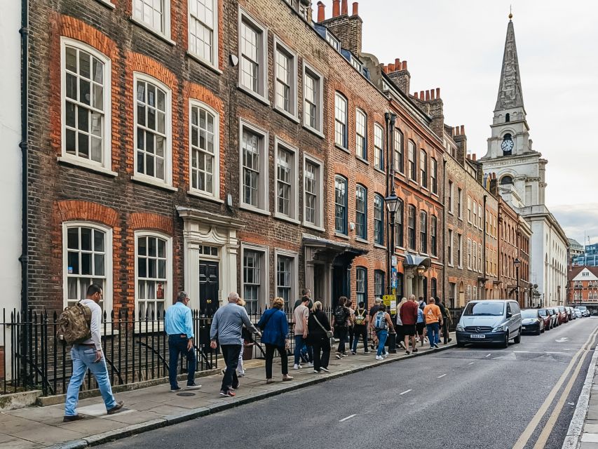 London: Jack the Ripper Tour with Immersive Ripper Vision - Duration and pacing: 105 minutes of walking and watching