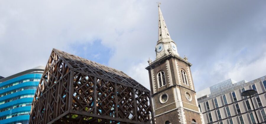 London: Jack the Ripper Walking Tour with an App - Frying Pan Pub, Old Mortuary Street, and Durward Street: the story picks a mood