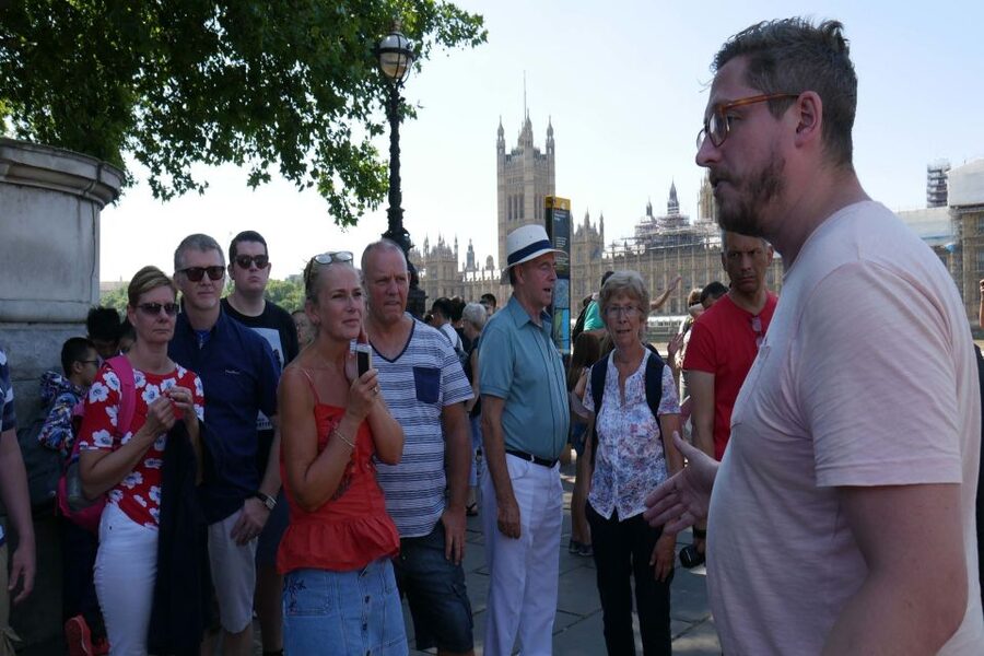 London: James Bond Small Group Mini Coach Tour - A Bond Hit List on a 4-Hour Mini-Coach Loop