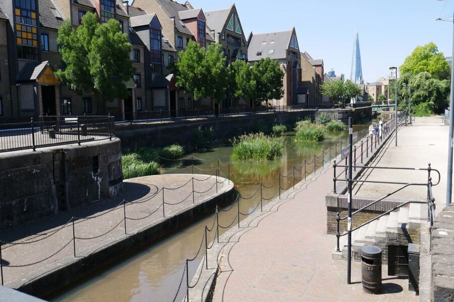 London: James Bond Small Group Mini Coach Tour - Price and Value: Is $114 for Four Hours Fair?