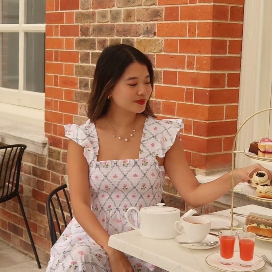 London: Kensington Palace Afternoon Tea & Guided Walk - Queensway Station start: the easiest way to begin