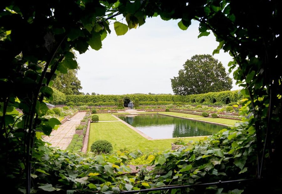 London: Kensington Palace Tour, Guard Change & Afternoon Tea - Kensington Palace at your pace: pre-reserved entry plus an audio guide