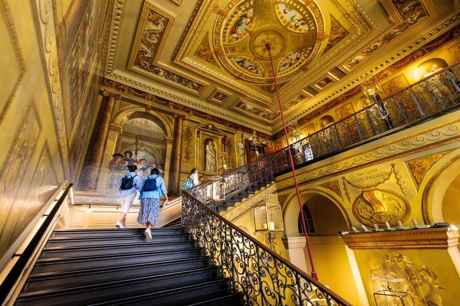 London: Kensington Palace Tour, Guard Change & Afternoon Tea - How the walking time adds up, and who should choose this tour
