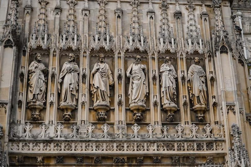 London: Lacock & The Cotswolds Harry Potter Small Group Tour - Gloucester Cathedral: Hogwarts-Scale Gothic Inside and Under Vaulted Ceilings