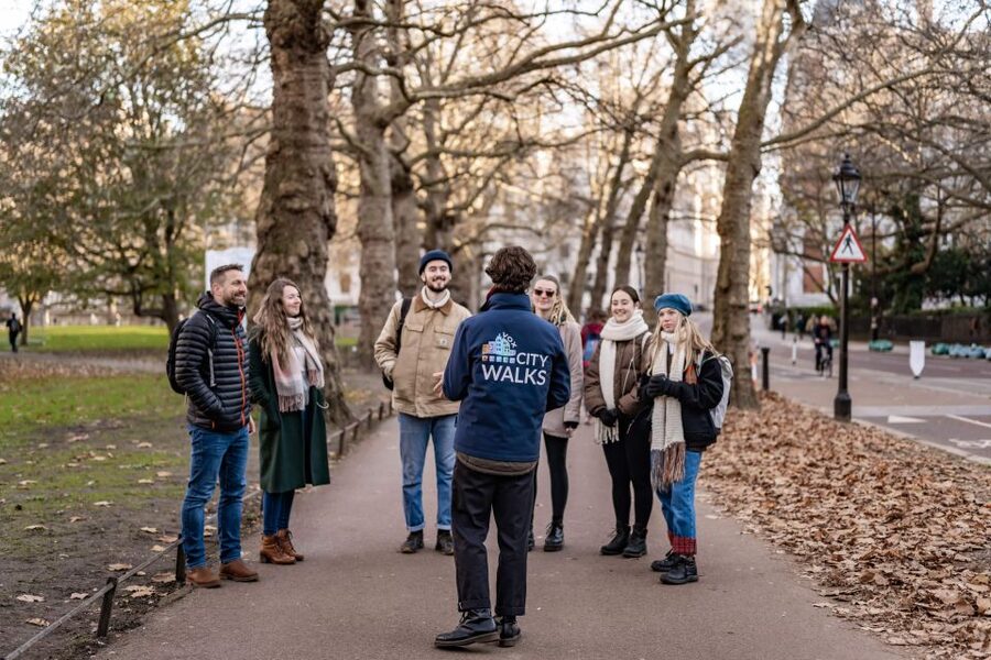 London: Landmarks Walking Tour & Harry Potter Walking Tour - Royal London to Harry Potter streets, the tour’s basic rhythm