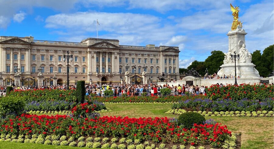 London: London Sightseeing Walking Tour with 30+ Sights - City of London highlights: St Paul’s, Blackfriars, and the money streets