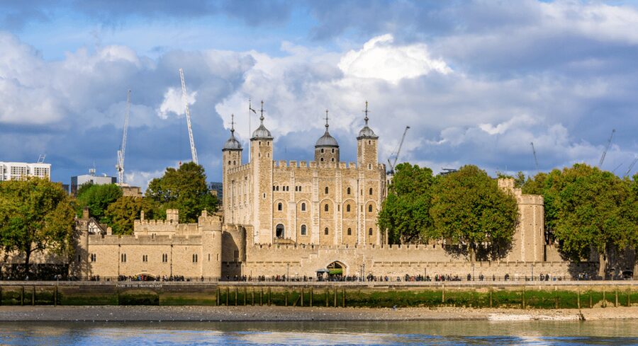 London: London Sightseeing Walking Tour with 30+ Sights - Westminster icons in one sweep: Great Scotland Yard to Westminster Abbey