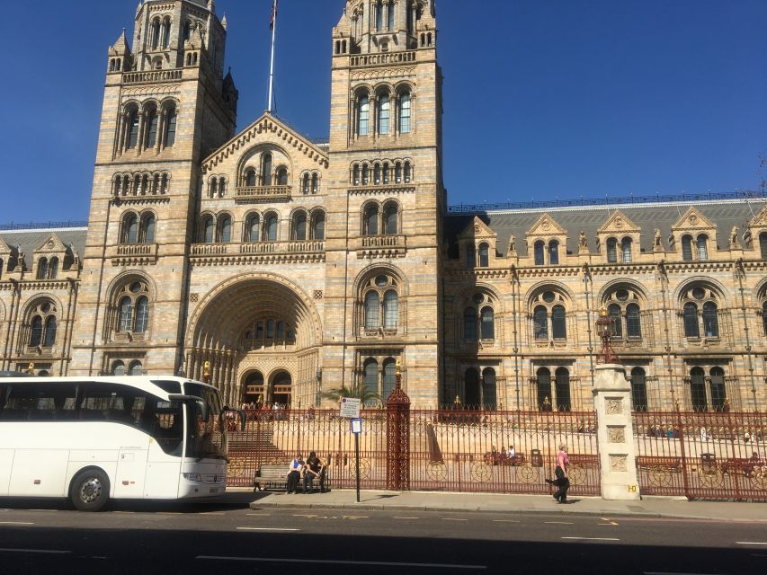 London: Natural History Museum Entry Ticket and Guided Tour - The One-Hour Route, From Diplodocus to Hintze Hall