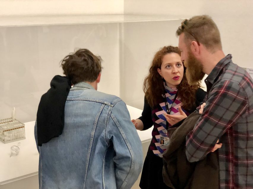 London: Natural History Museum Guided Tour - Archaeopteryx and the dinosaur-to-bird clue you can actually see