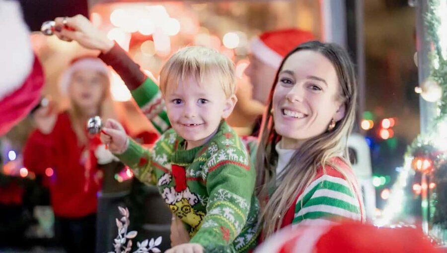 London: North Pole Express Tour with Santa & Festive Fun - Meeting point reality check near Victoria Coach Station