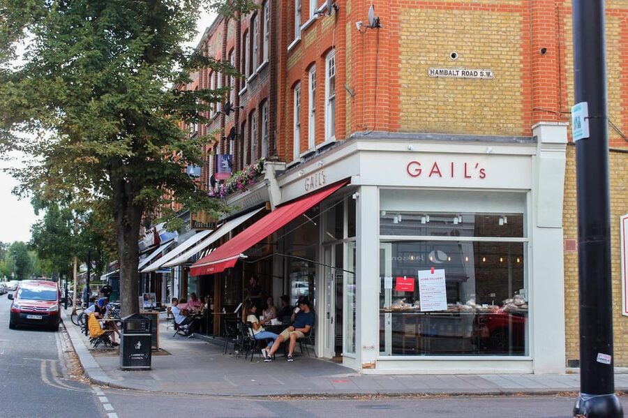 London: Notting Hill, Highlights & Markets Private Tour - Getting from central London to the quieter districts via the Underground