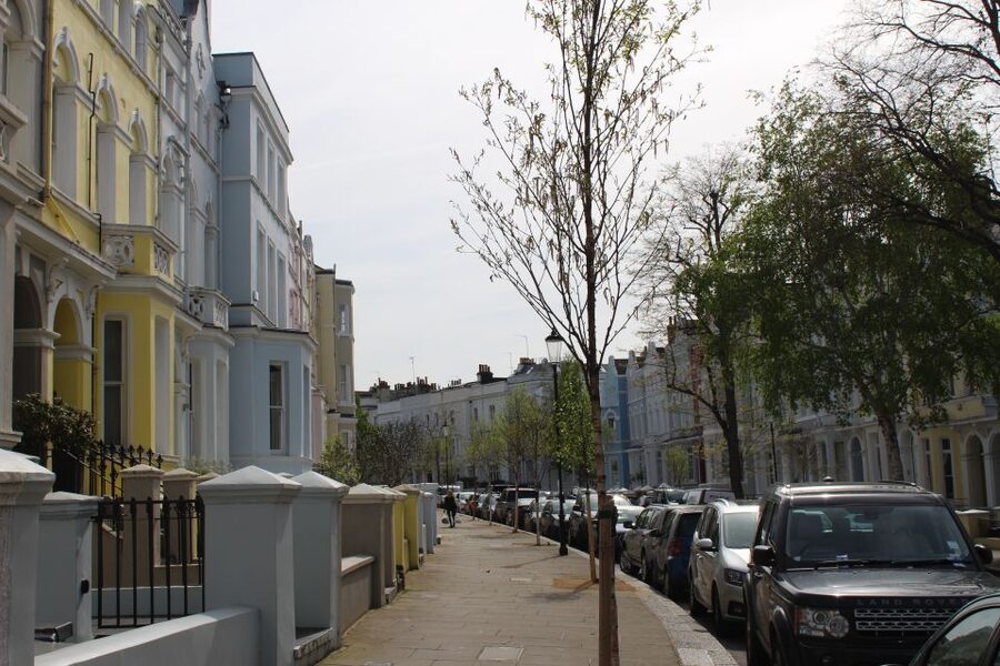 London: Notting Hill Walking Tour - The Movie Stops: Blue Door Photos and the Hugh Grant Bookshop
