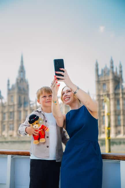 London: Official Tower of London River Tour - A 40-minute loop with a live guide, plus a script with a brain
