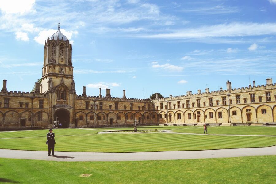 London: Oxford and Cambridge University Town Tour with Guide - Crossing to Cambridge: reset your expectations, keep your eyes open
