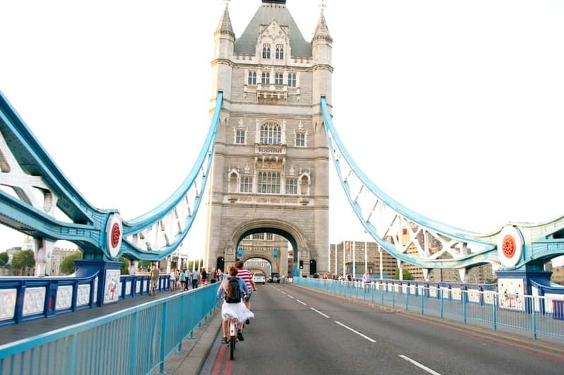 London Package: Royal Bike Tour with River Thames Cruise - Buckingham Palace, Hyde Park, and royal routines you can actually catch