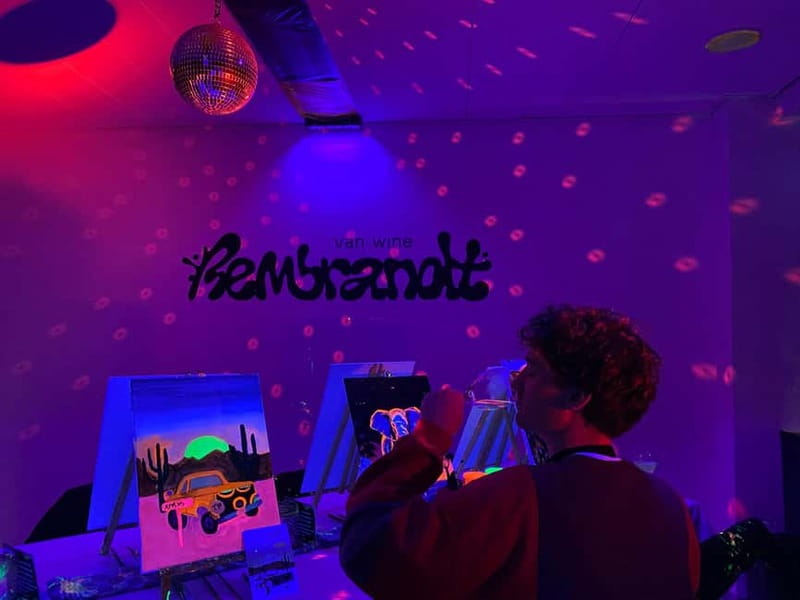 London: Paint and Sip in the Dark with Bottomless Drinks - What’s included, and why that’s good value