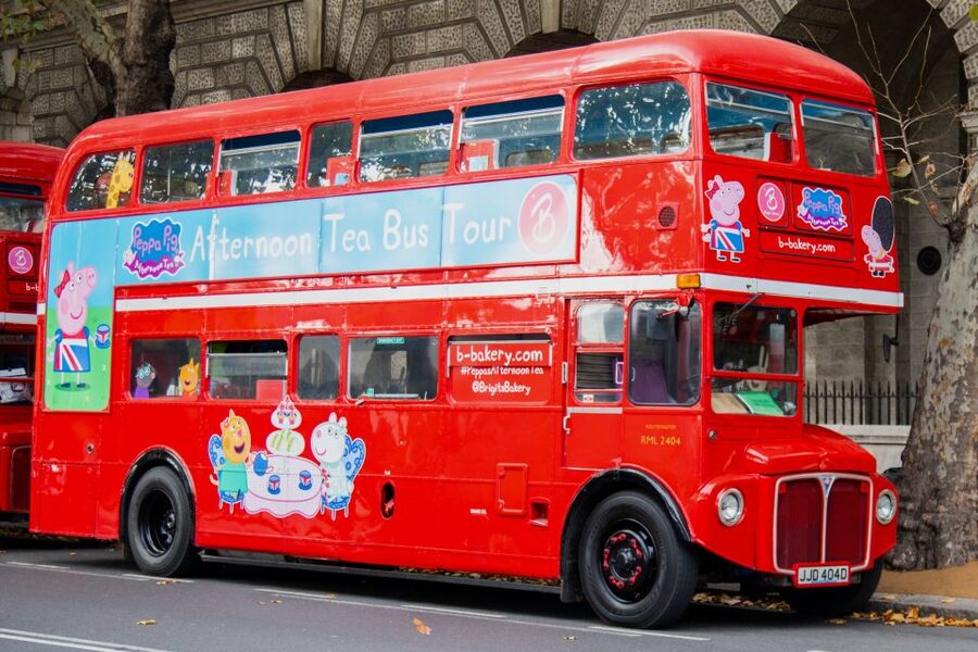 London: Peppa Pig Bus Tour with Entertainment - Peppa Pig Meets Central London Views on a Routemaster