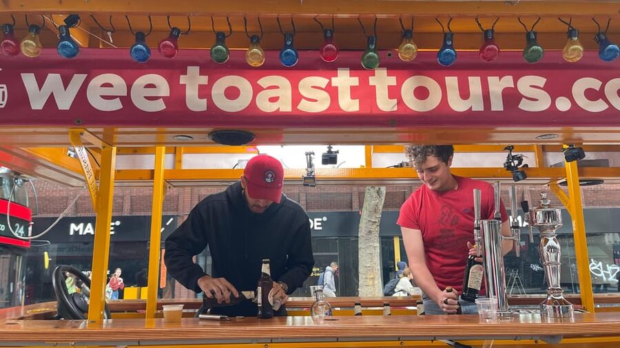 London: Piccadilly and Soho Beer Bike Tour - Soho and the pub stop: how the pint moment fits in