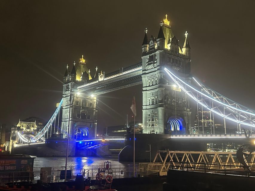 London: Private Black Cab Night Tour with Hotel Pick Up - The core route: Big Ben to Westminster Abbey, built for night photos