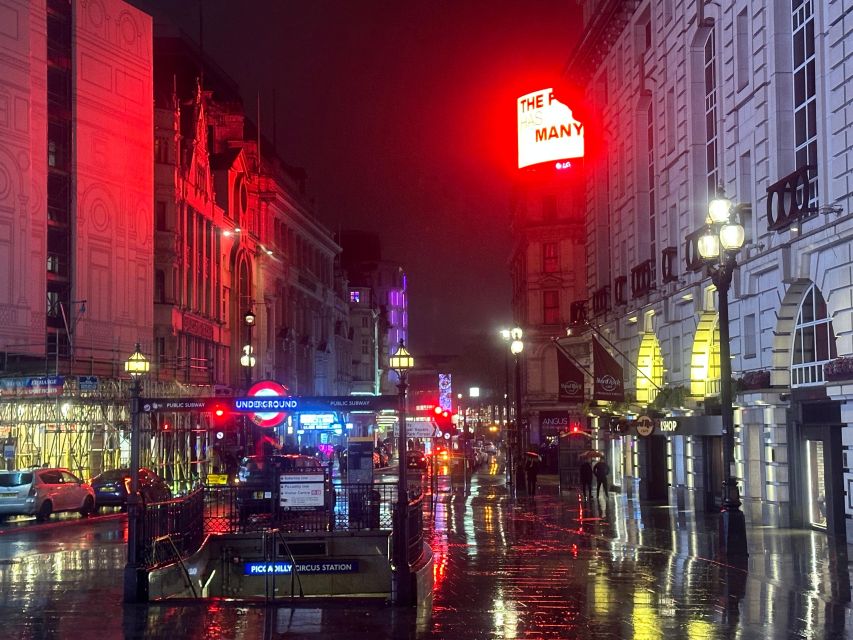 London: Private Black Cab Night Tour with Hotel Pick Up - Soho, Mayfair, and the neighborhoods you feel through the route