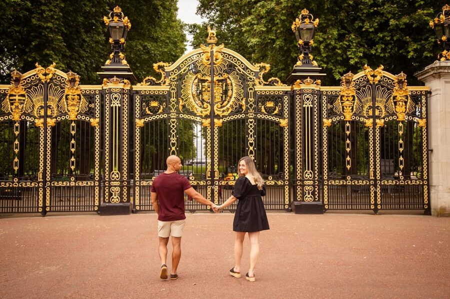 London: Private Couples Photography Session with Landmarks - Who this is perfect for, and who might want a different plan