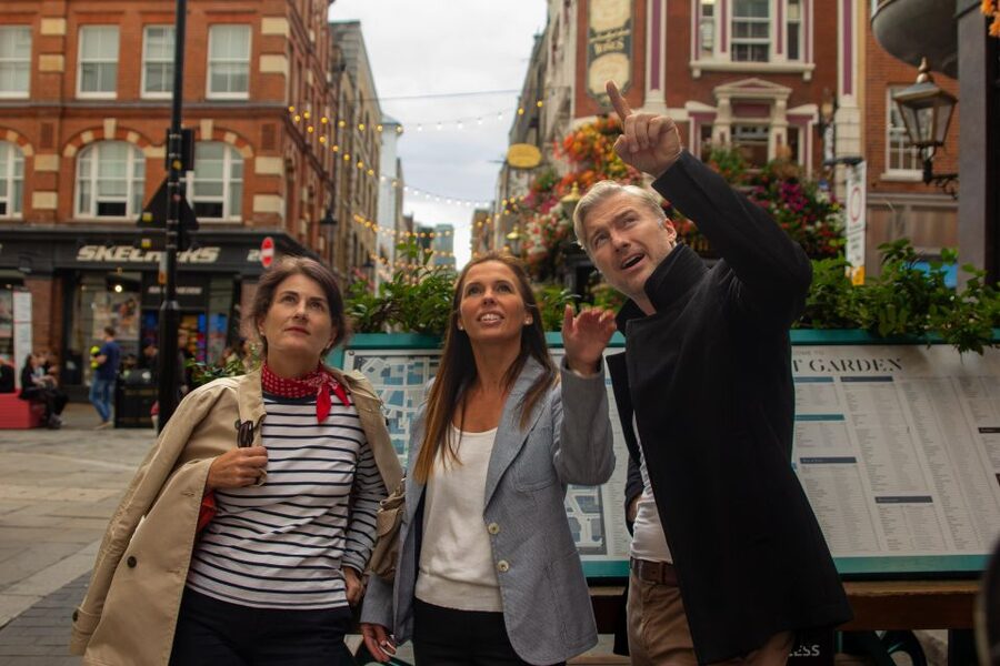 London: Private Personalized Tour with a Local Host - Southbank stroll and the London Bridge moment