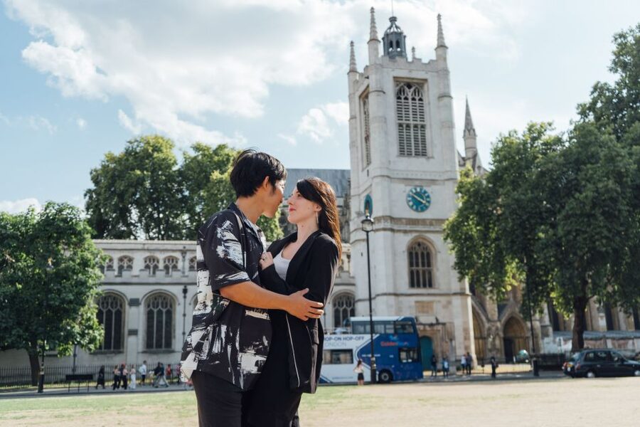 London: Private Photo Session in Westminster - Big Ben photo stop: iconic, but only if you frame it smart