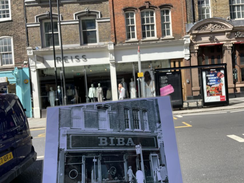 London: "Queen" Highlights Walking Tour - Meet at 37 Thurloe Street, then let the guide do the heavy lifting