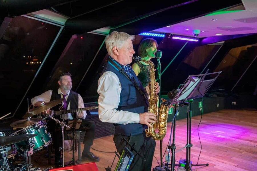 London: River Thames Dinner Cruise with Live Jazz - Westminster to the Landmarks: How the Thames Cruise Really Feels