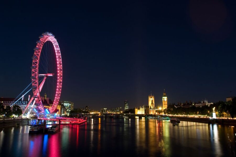 London: River Thames Dinner Cruise with Live Jazz - Live Jazz on the Thames: Songs, Energy, and Dancing If You Want It
