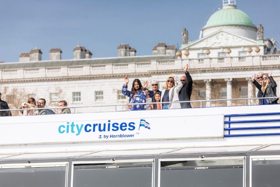 London: River Thames Hop-On Hop-Off Sightseeing Cruise - Price and value for $33, where the money really goes
