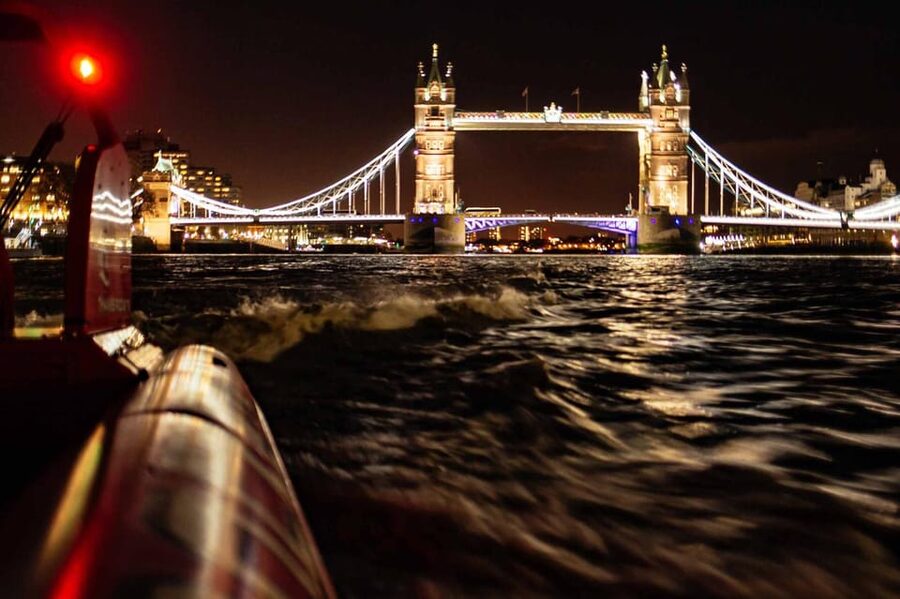 London: River Thames Sunset Speedboat Experience with Drink - When the Speed Hits: Holding On at 35 mph