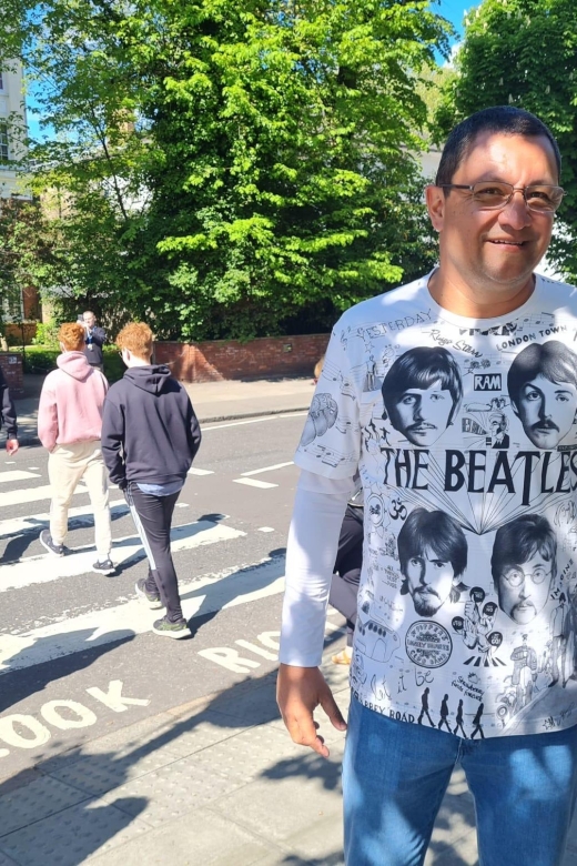 London: Rock N Roll Beatles Private Black Cab Tour - Iconic homes of rock legends, plus why they’re more than photo ops