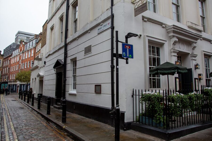 London: Rock 'n' Roll History Tour - Beatles-Era Stops and the Get Back Rooftop Moment