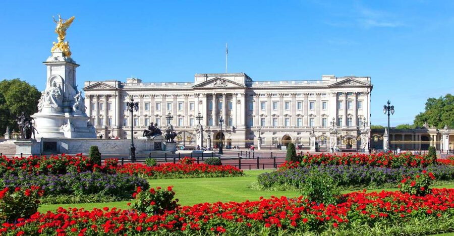 London Royal Tour - Buckingham Palace Entry - 12 guests 2,5h - Hyde Park to Wellington Arch: Start Where Power Feels Ancient