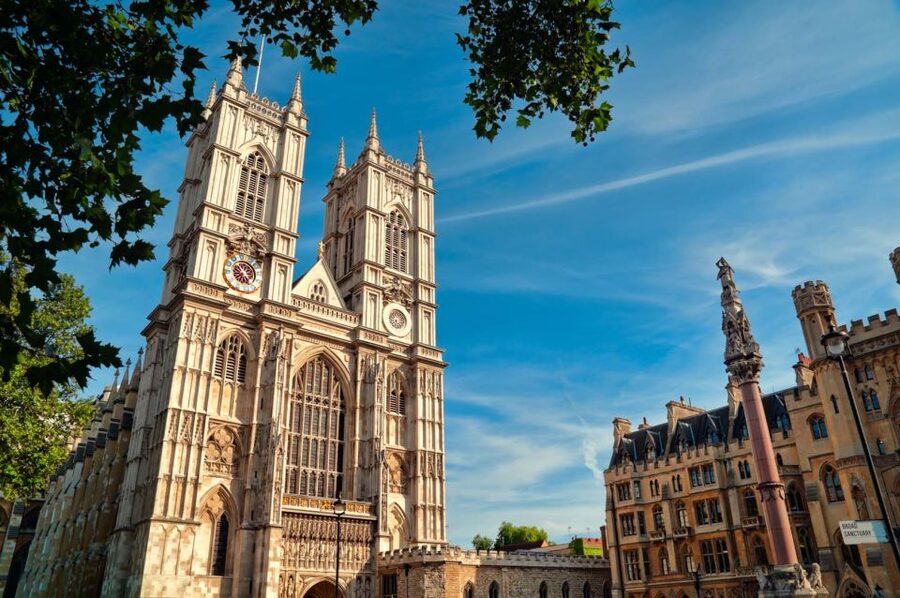 London: Royal Tour with Afternoon Tea at the Rubens - Should you book it? My honest decision guide