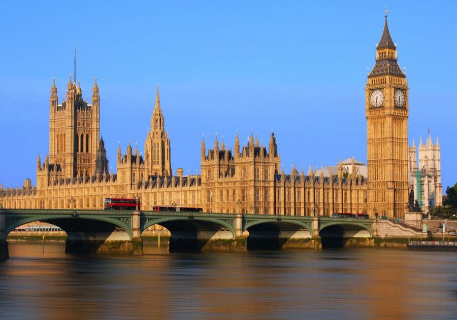 London: Royal Tour with Afternoon Tea at the Rubens - Westminster Abbey, Big Ben, and the quick way to learn what you are seeing