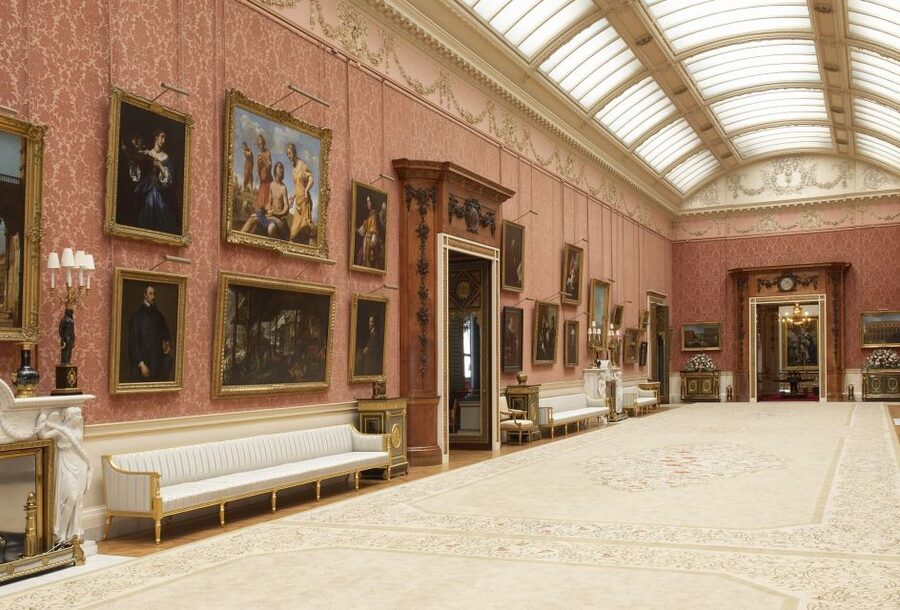 London: Royal Walking Tour and Buckingham Palace Audio Tour - The State Rooms and royal interiors, how to make your time count